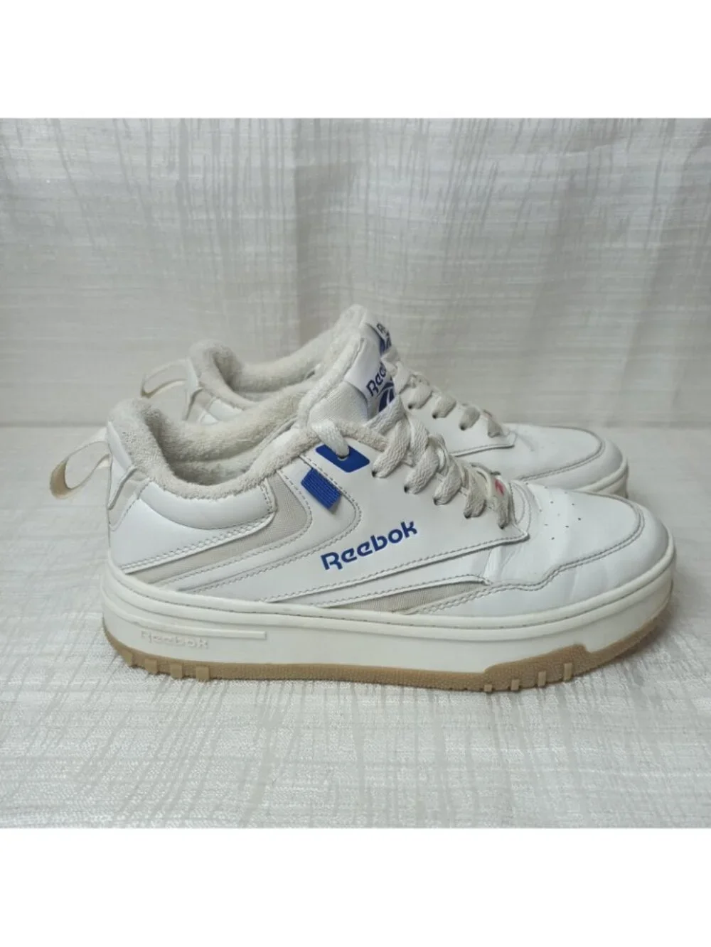 Reebok Reevamp Women's Size 7 White Blue Leather Sneakers FFC0124275